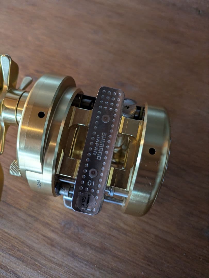 リール SHIMANO CALCUTTA CONQUEST 800F
