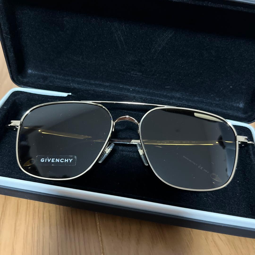 最終値下げGIVENCHY ゴールドフレーム サングラス　ジバンシー