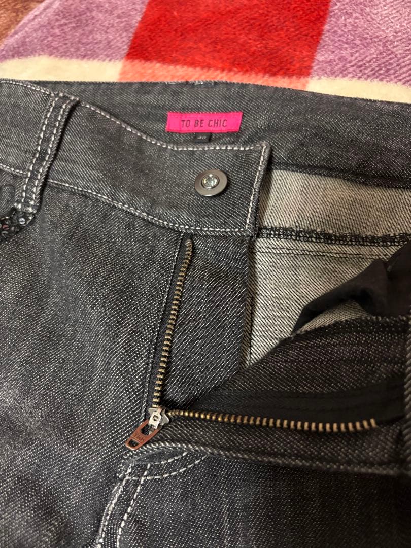 ❤️新品未使用❤️TO BE CHICトゥービーシック ファーデニムパンツ40黒M
