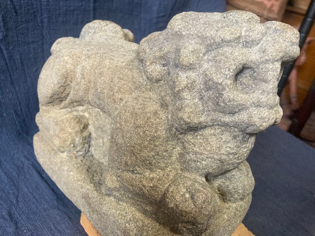 狛犬の石彫刻 江戸時代中期　コマイヌ