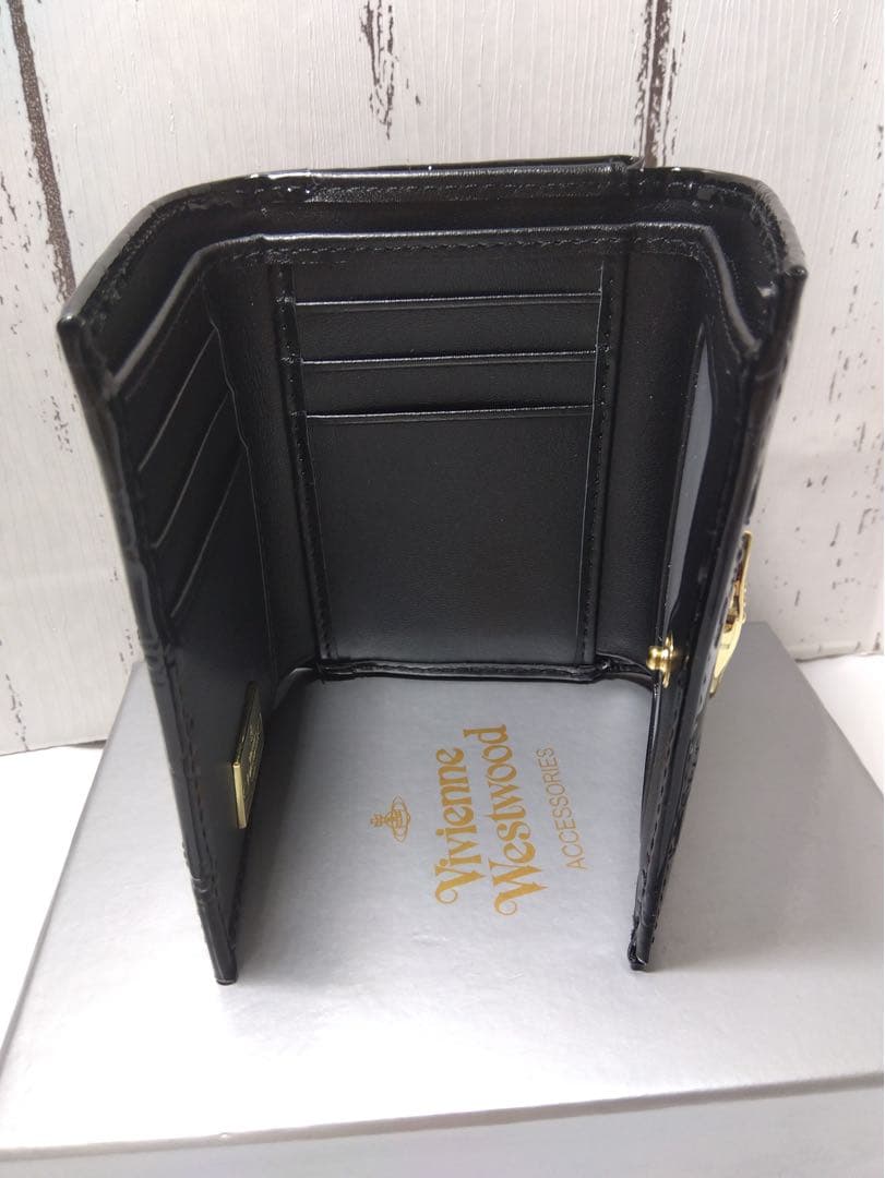 【ショッパー付き】VivienneWestwood♡エナメル三つ折財布♡ブラック