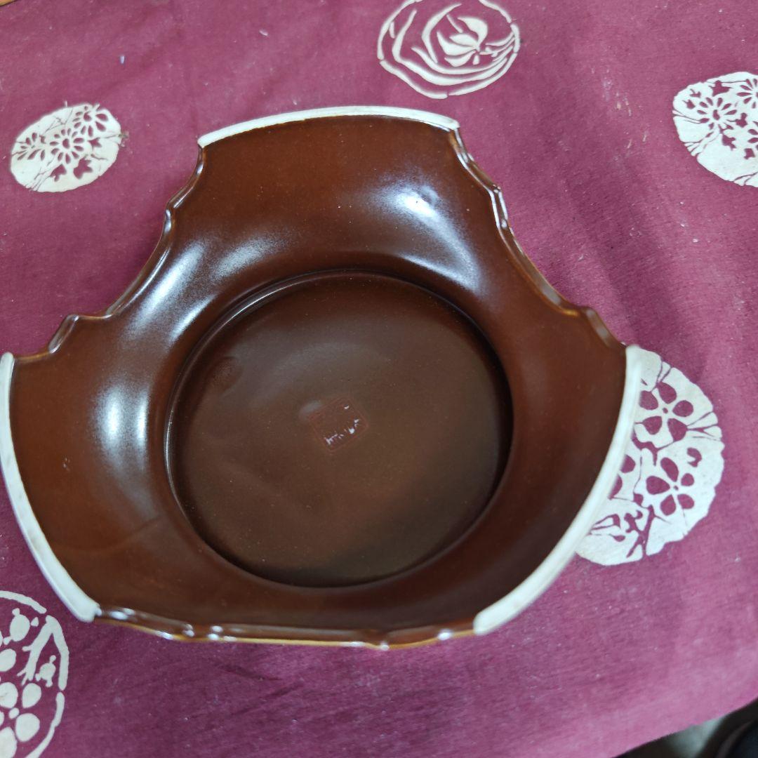 日本の伝統陶器 壺型