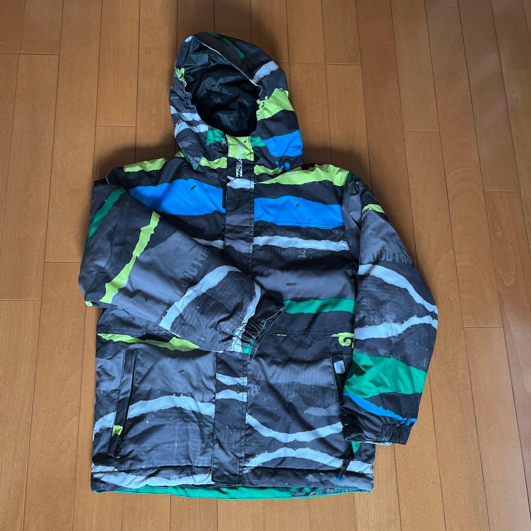 お値下　BILLABONG　ビラボン　スノボーウェア上下新品未使用キッズ140