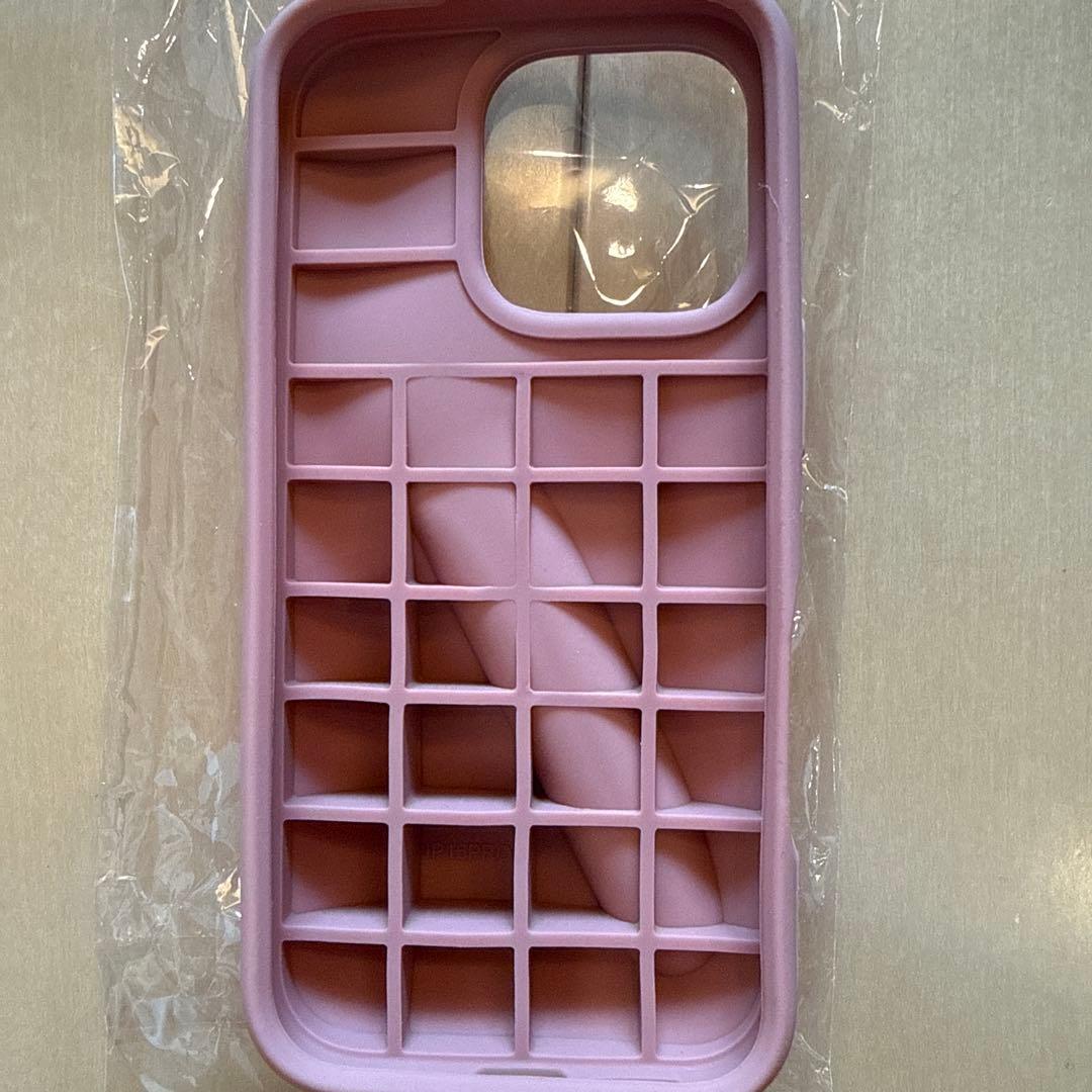 rhode iPhone 16 Pro ケースとリップ ピンク