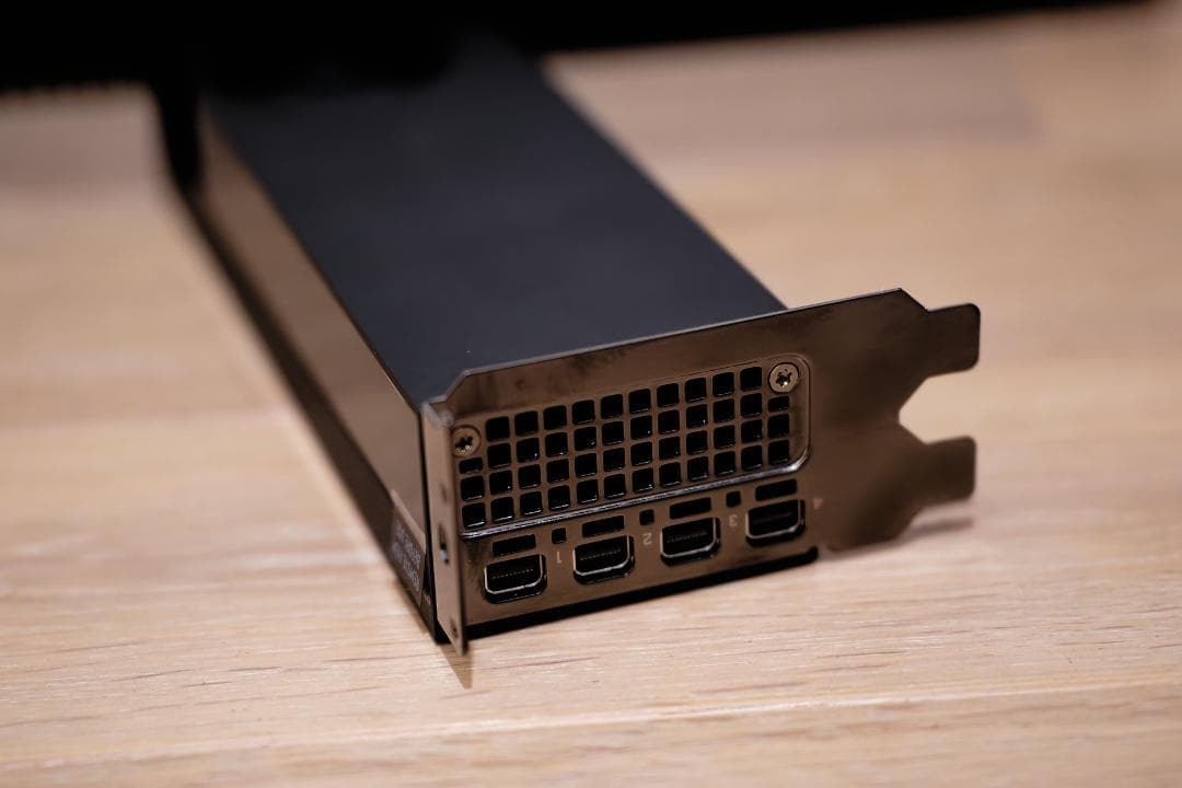 【ほぼ新品】NVIDIA RTX 2000 Ada グラフィックボード
