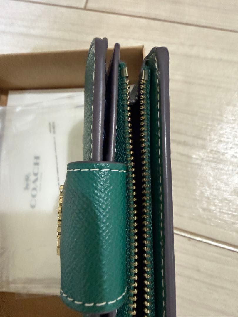 COACH グリーン 二つ折り財布