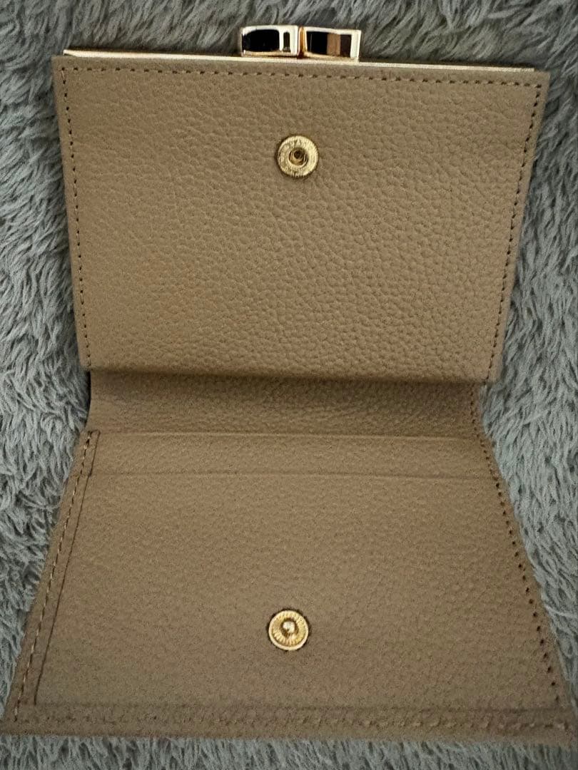 【新品未使用】皇居財布　二つ折　ベージュ