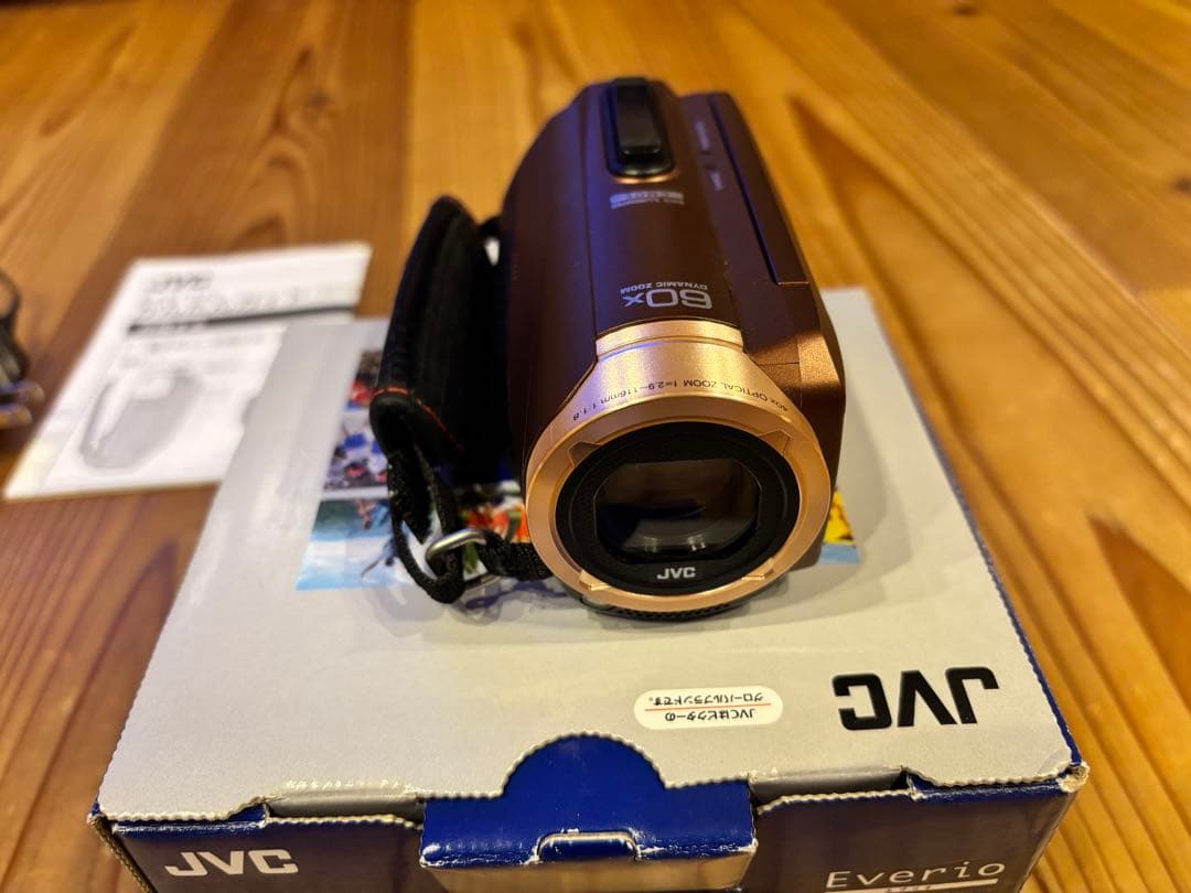 ビデオカメラ JVC Everio GZ-F100T