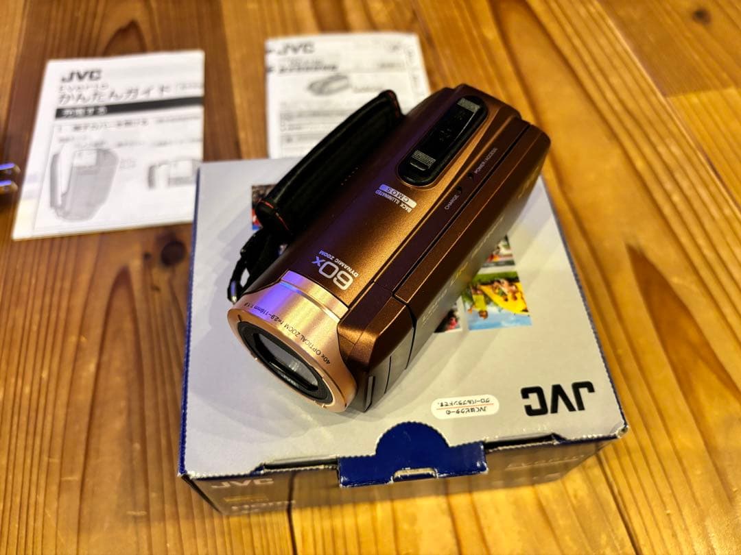 ビデオカメラ JVC Everio GZ-F100T