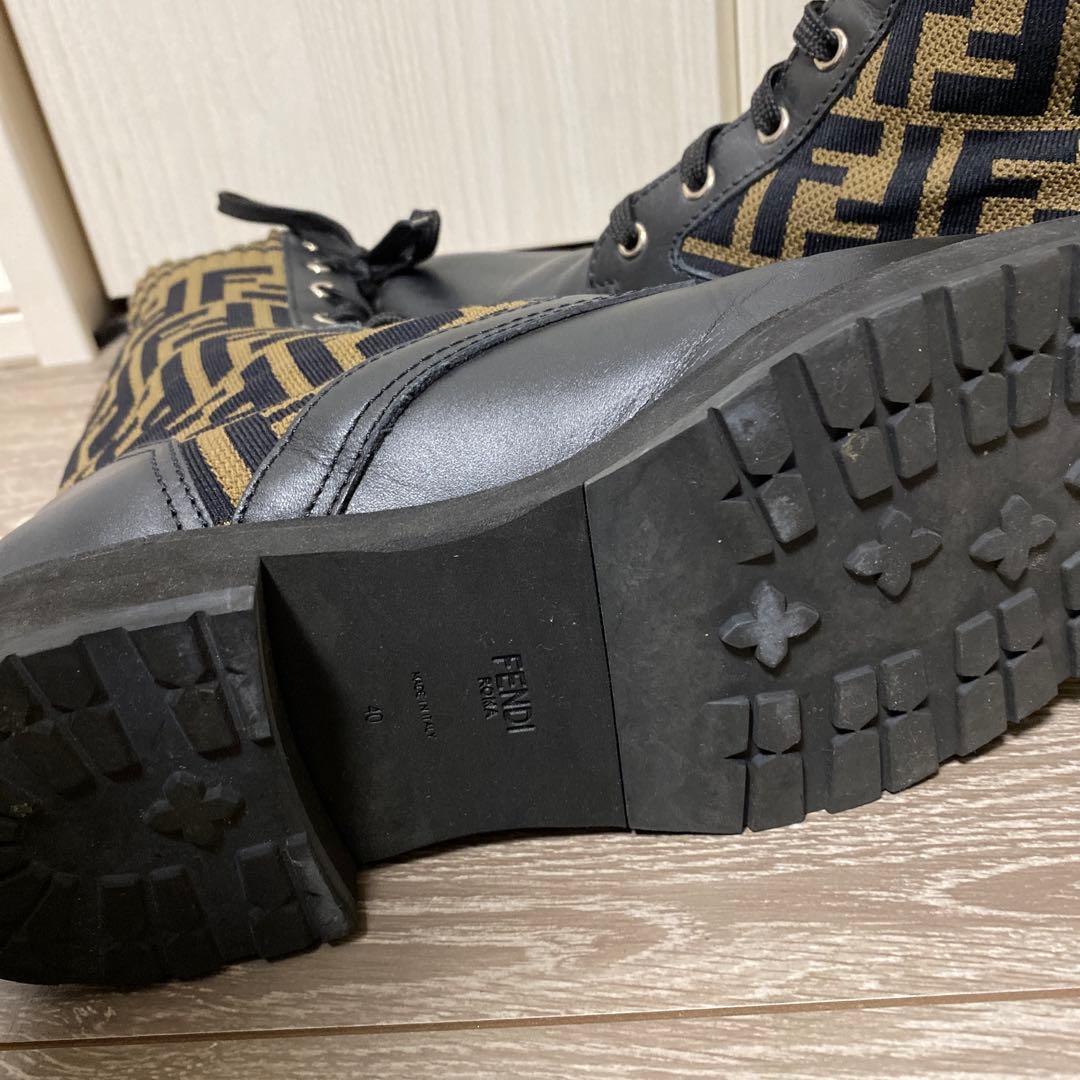 MAICAT専用　美品　FENDI ズッカ　レザー　ロゴ　ストレッチファブリック