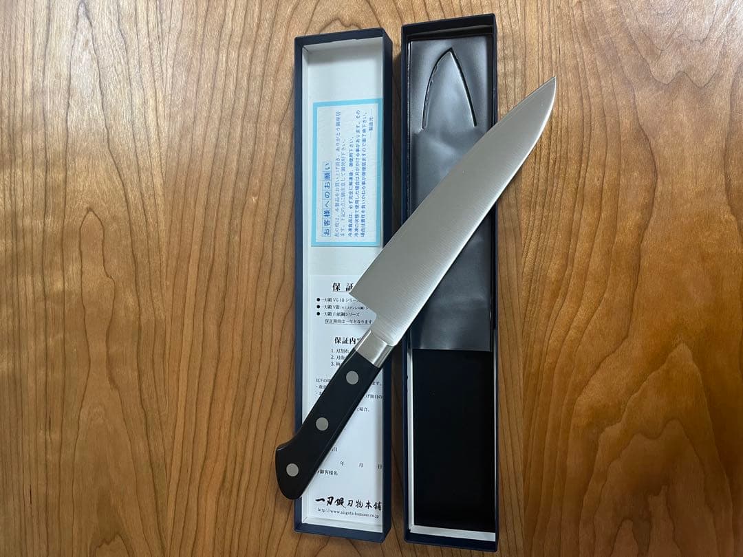 【新品•未使用】 一刃鍛 VG10（ステンレス） 牛刀 刃渡18cm