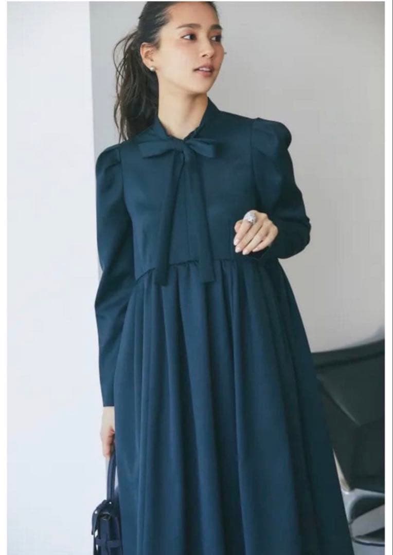 【美品】seventen ボウタイミディワンピース(ネイビー)