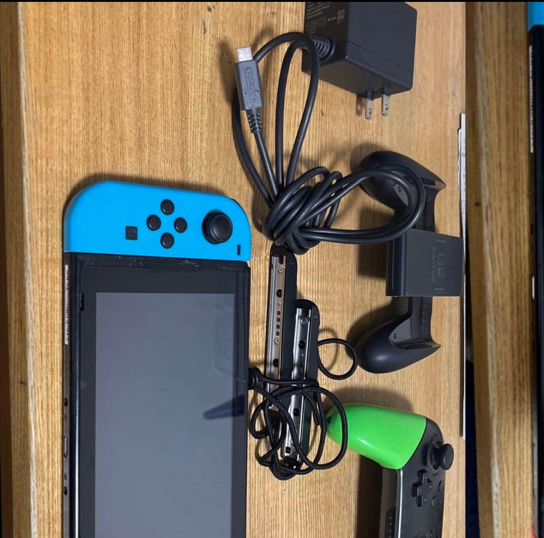 任天堂スイッチ➕付属品もろもろ プロコン付き