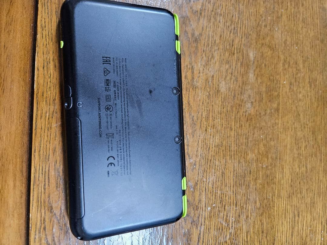 任天堂2DSLL