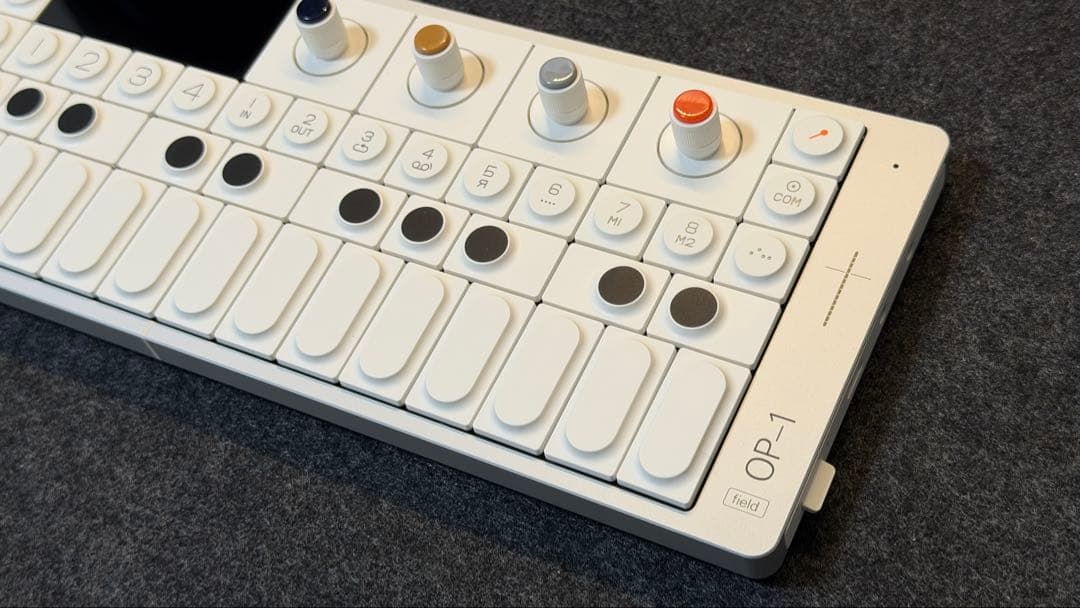 鍵盤楽器 teenage engineering OP-1 field