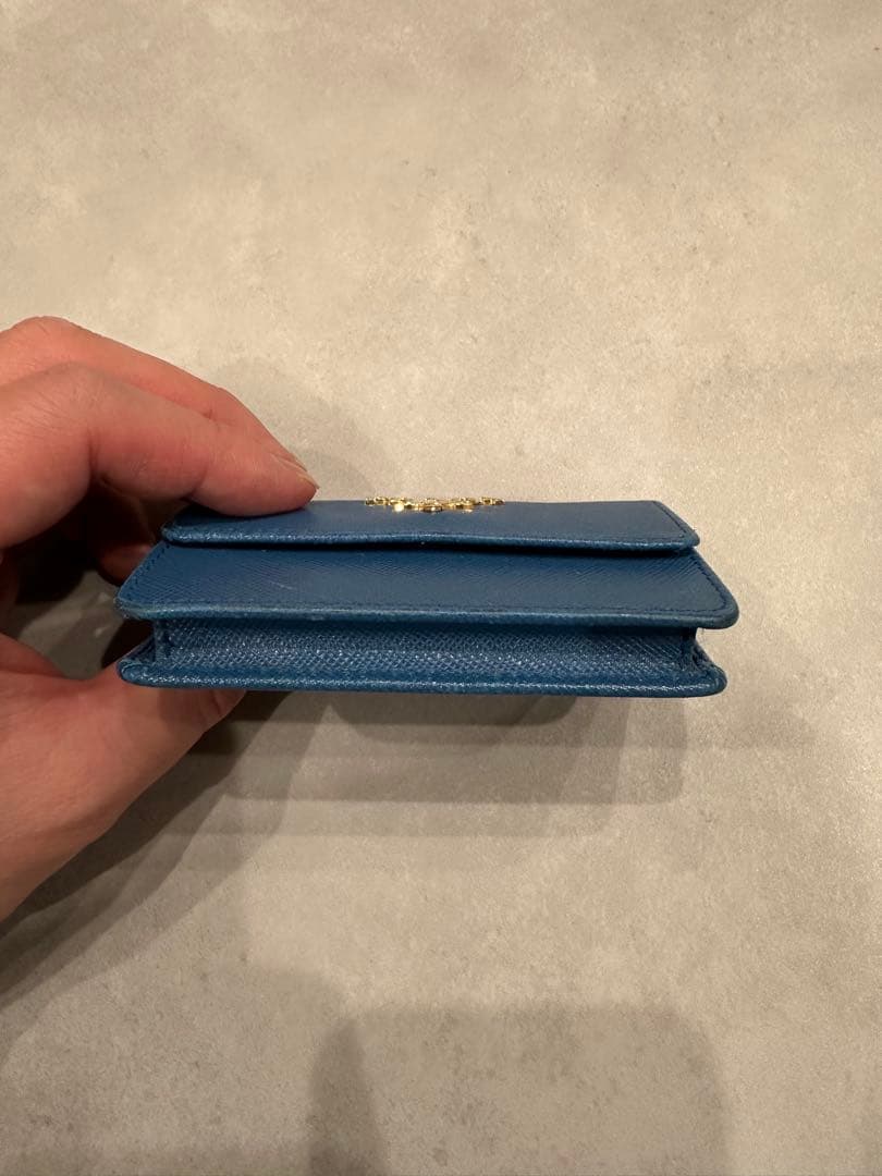 PRADA 青 レザー 名刺入れ