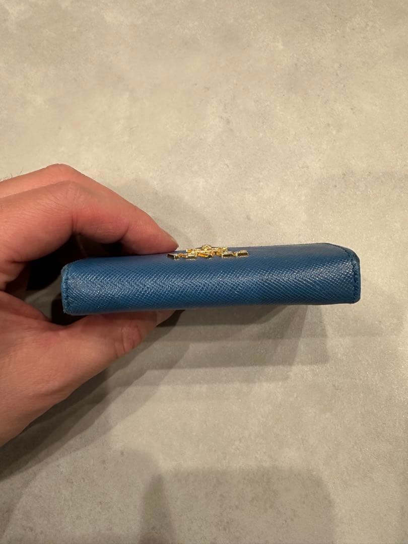 PRADA 青 レザー 名刺入れ