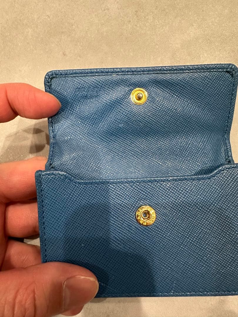 PRADA 青 レザー 名刺入れ