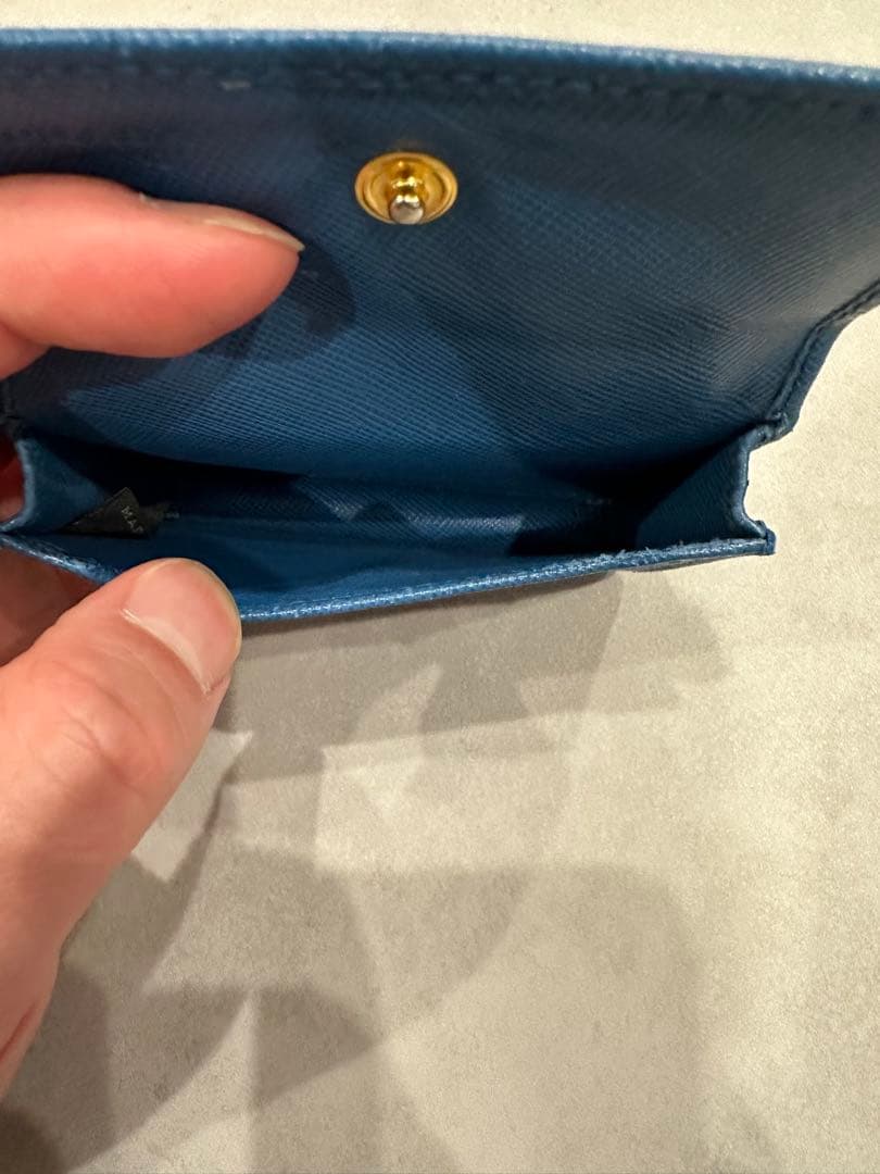 PRADA 青 レザー 名刺入れ