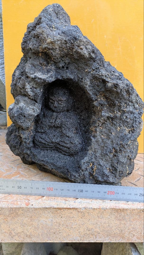 溶岩石石仏、修行僧、倉田辰彦作