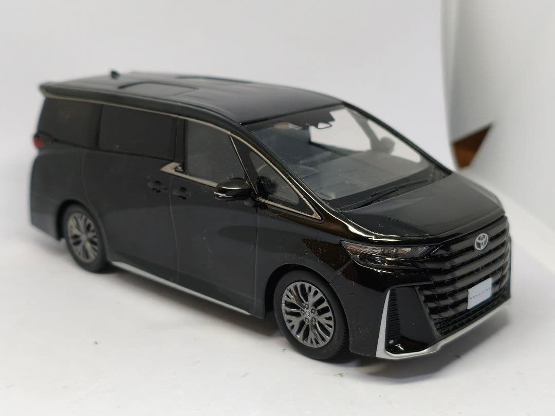 トヨタ ヴェルファイア カラーサンプル ミニカー 1/30 色見本 黒 ブラック
