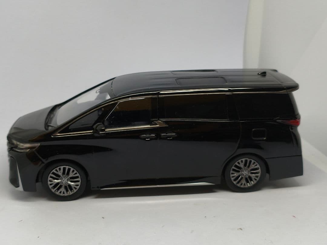 トヨタ ヴェルファイア カラーサンプル ミニカー 1/30 色見本 黒 ブラック