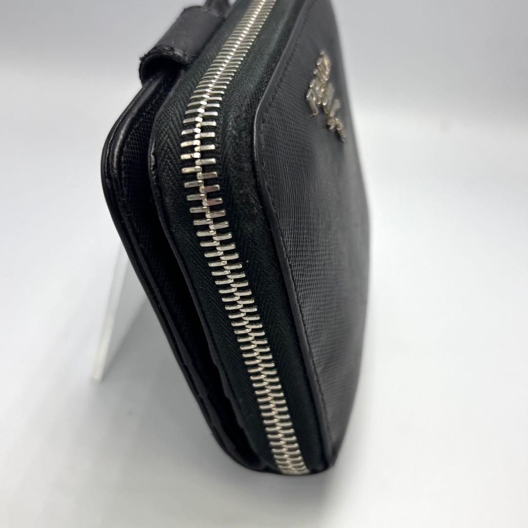 PRADA ミラノ メンズ エナメル レザー ラウンドジップ財布 ブラック