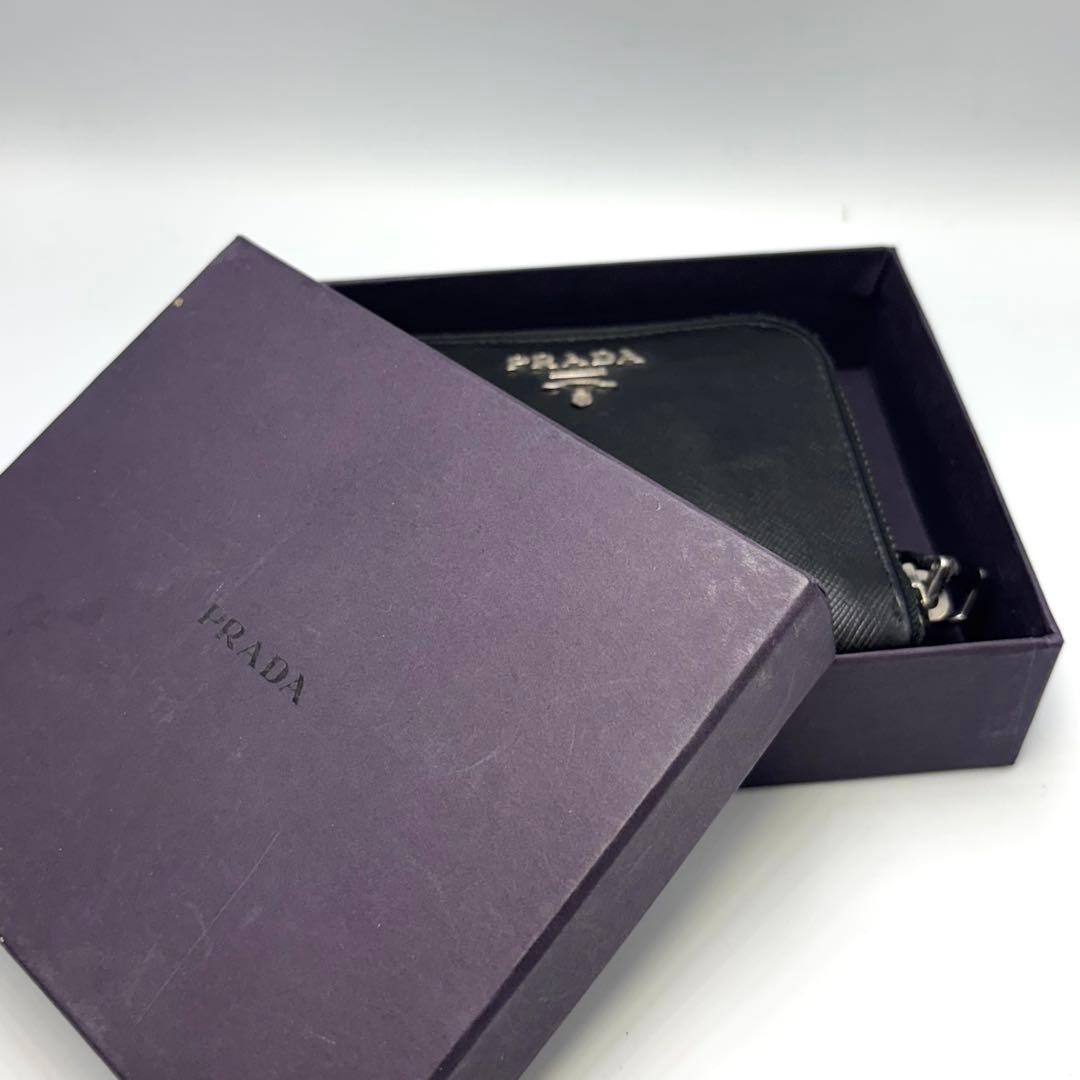 PRADA ミラノ メンズ エナメル レザー ラウンドジップ財布 ブラック