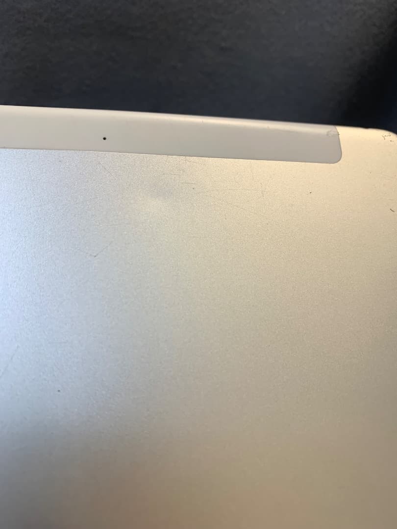 中古品 SIMフリー iPad　第6世代 32GB