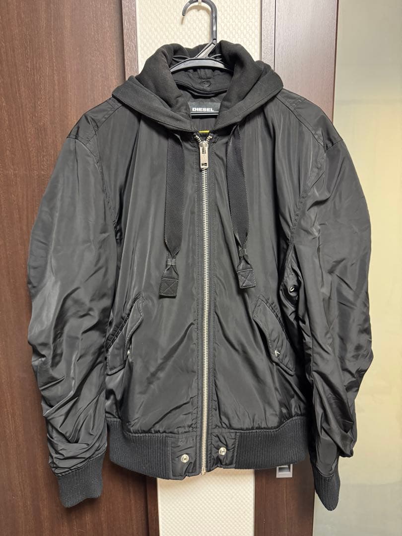 【美品】ディーゼル フード付ジャケット ジャンパーブラック サイズM(L相当)