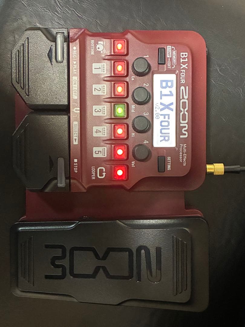 ZOOM B1 FOUR マルチエフェクター　ベース用