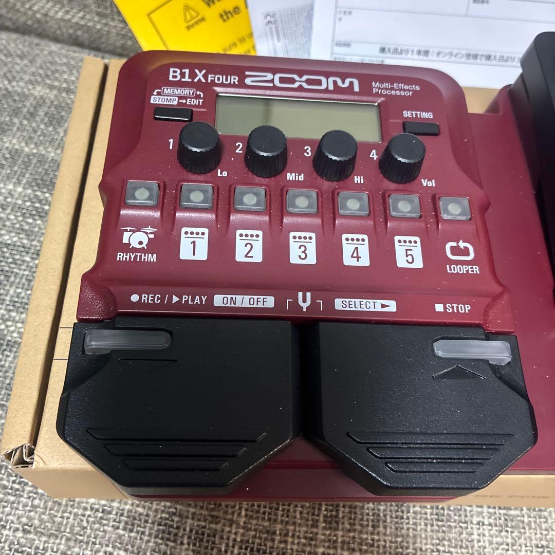 ZOOM B1 FOUR マルチエフェクター　ベース用