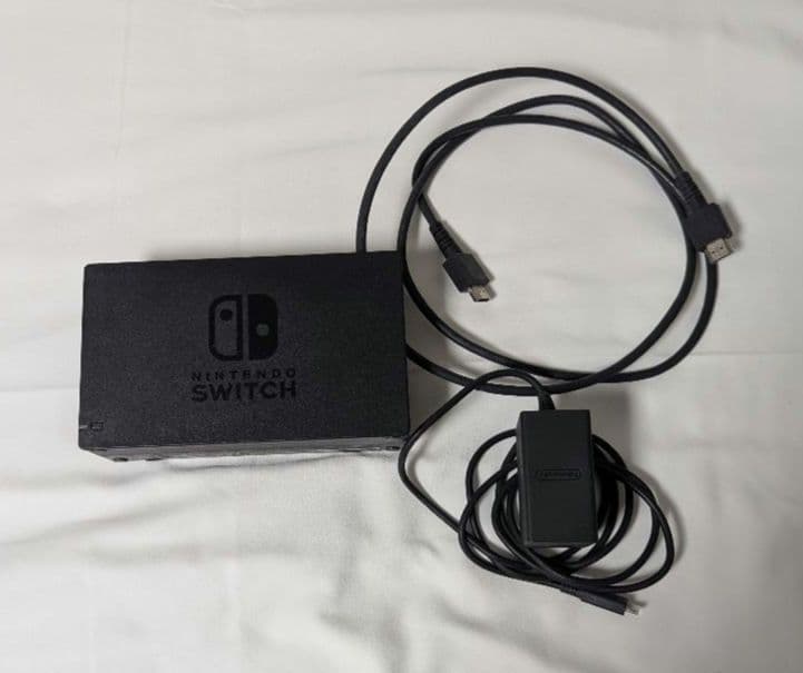 Nintendo Switch 本体とドック 純正パーツ