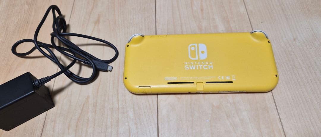d*9様 Nintendo Switch Lite イエロー 本体　ジャンク