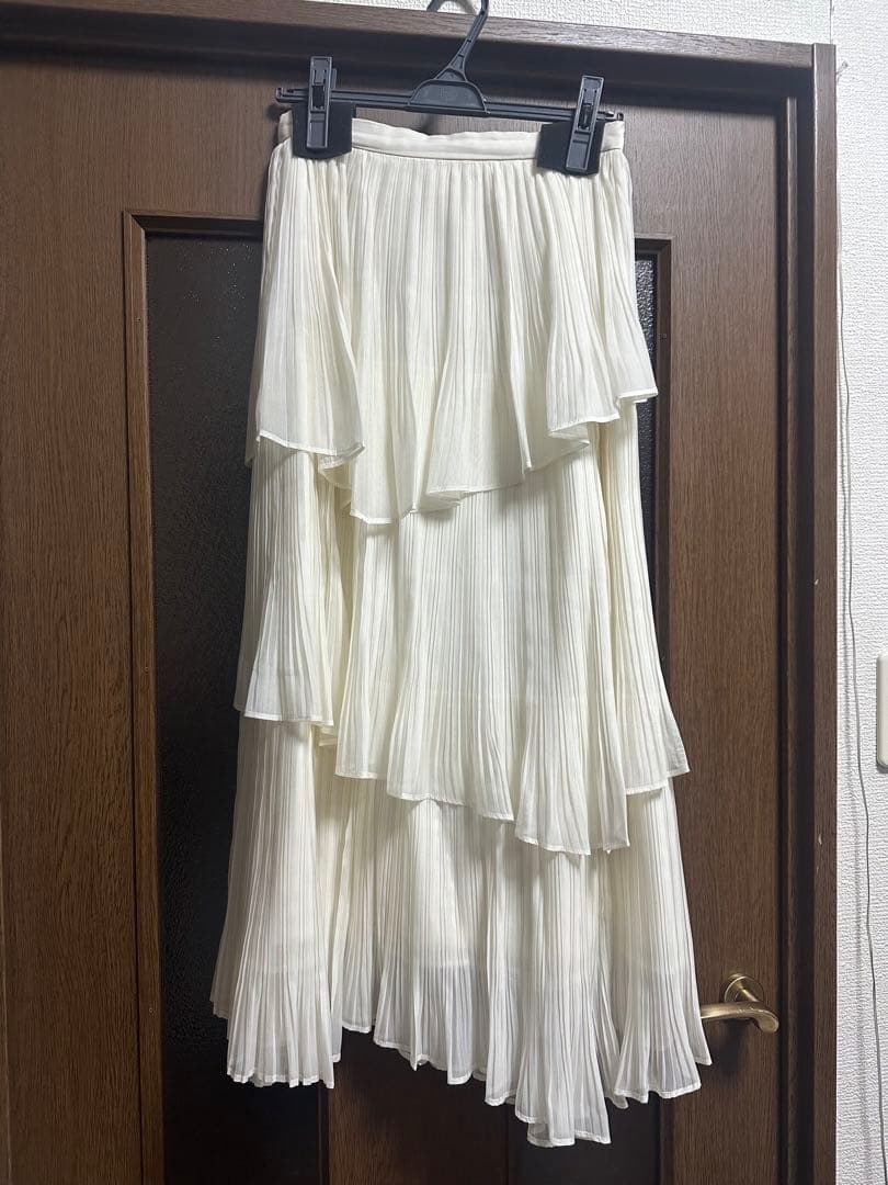 n*様 SNIDEL ストレートプリーツティアードスカート