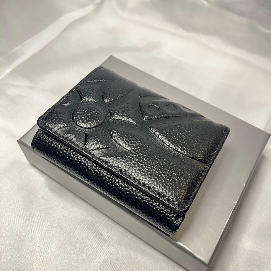 新品 Vivienne Westwood 黒 BIGロゴ 三つ折り財布 大人気
