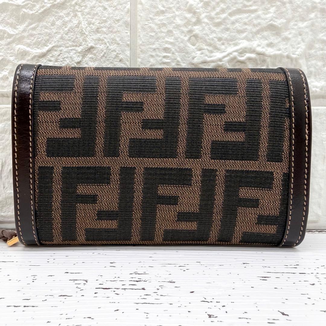 ⭐️新品未使用⭐️　FENDI　FF総柄　ズッカ柄　二つ折り財布　キャンバス×レザー