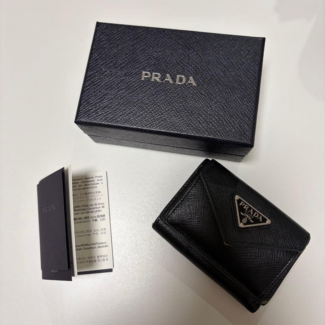PRADA ブラック レザー 三つ折り財布