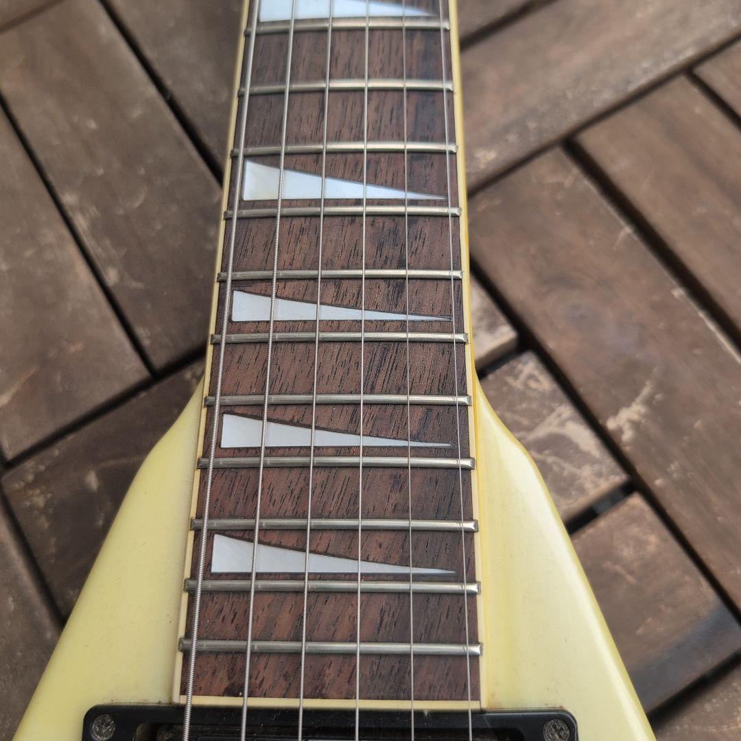 FERNANDES ランディV パールホワイト 難有り！