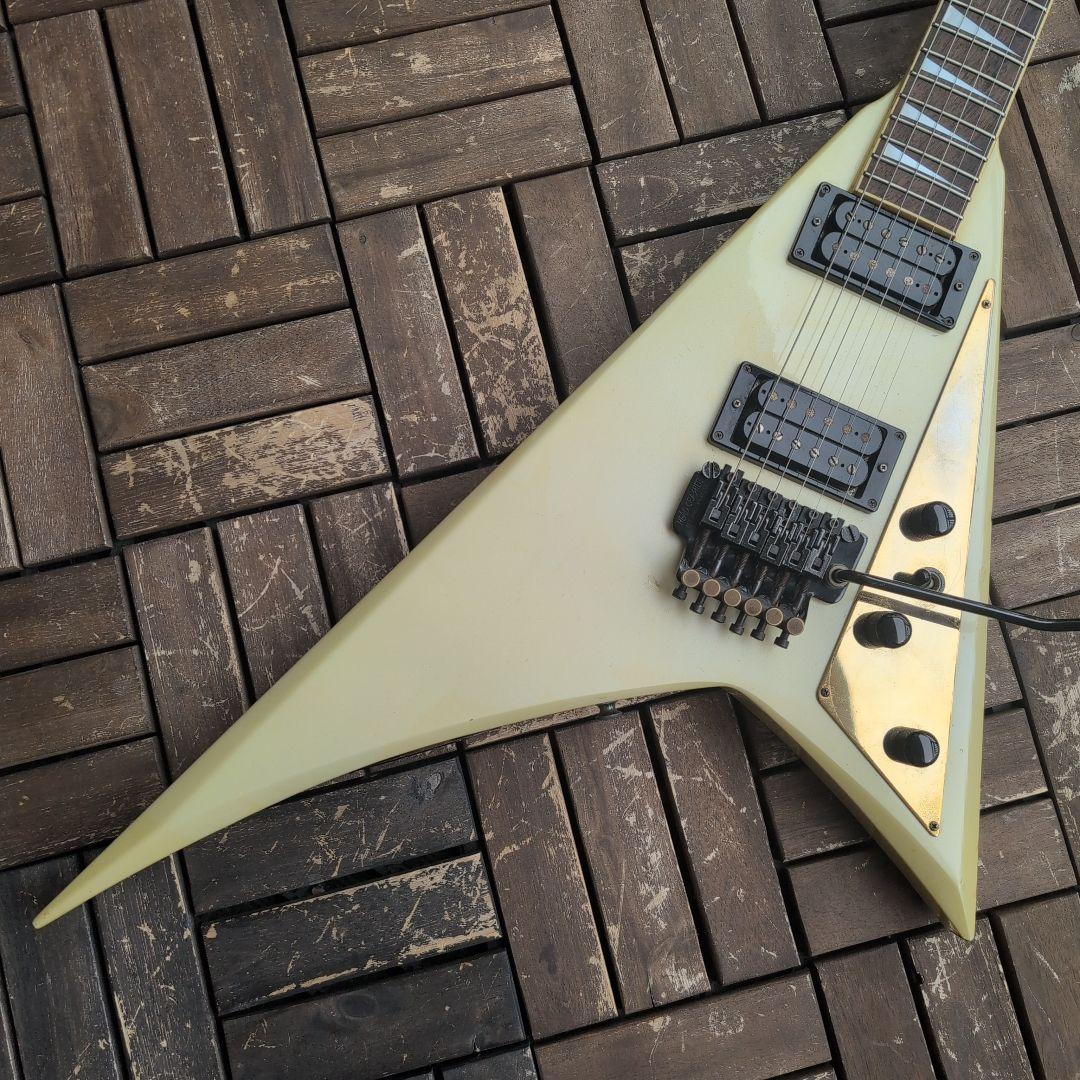 FERNANDES ランディV パールホワイト 難有り！