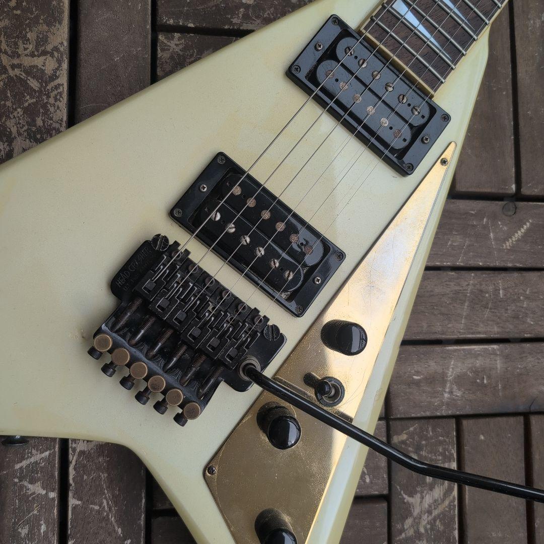 FERNANDES ランディV パールホワイト 難有り！