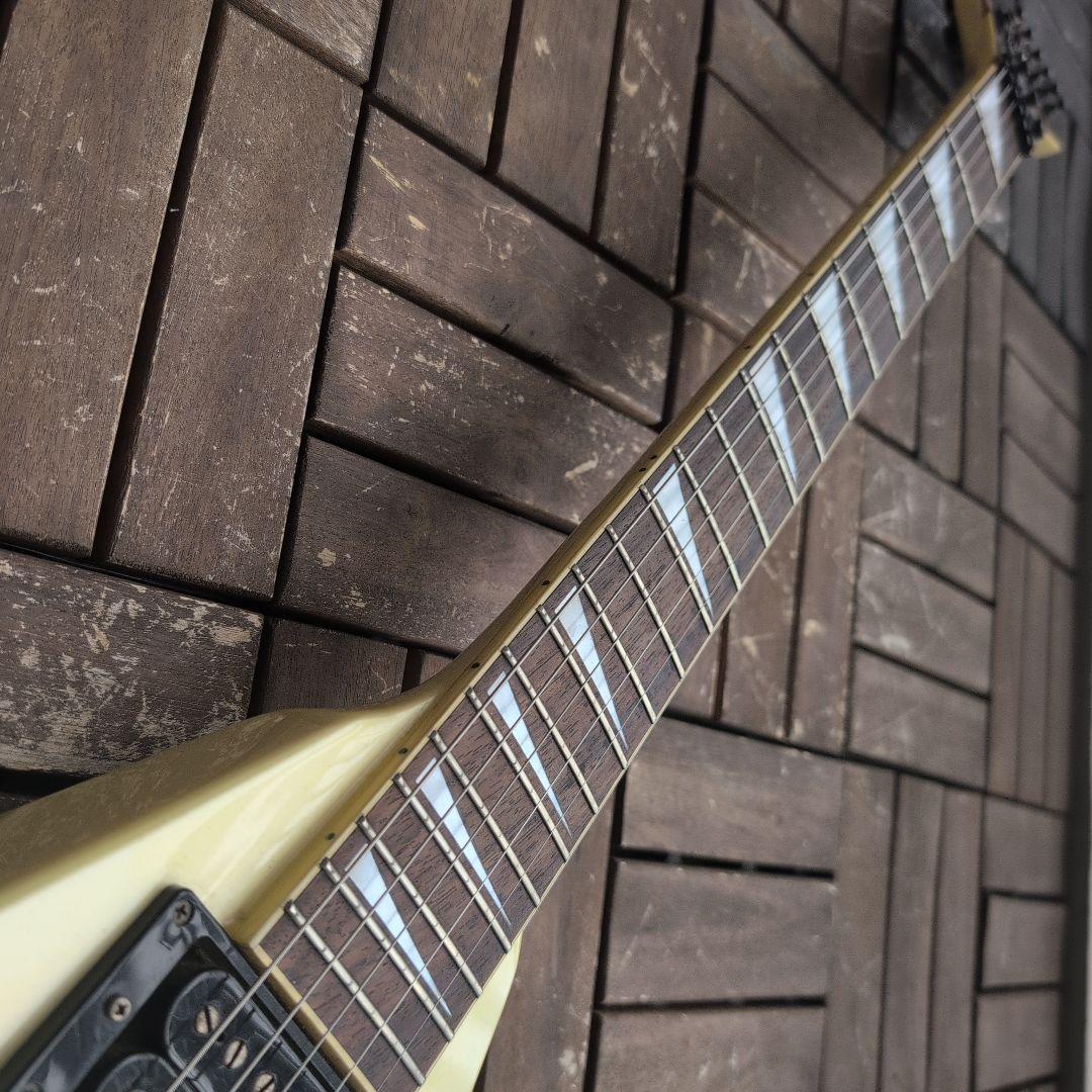 FERNANDES ランディV パールホワイト 難有り！