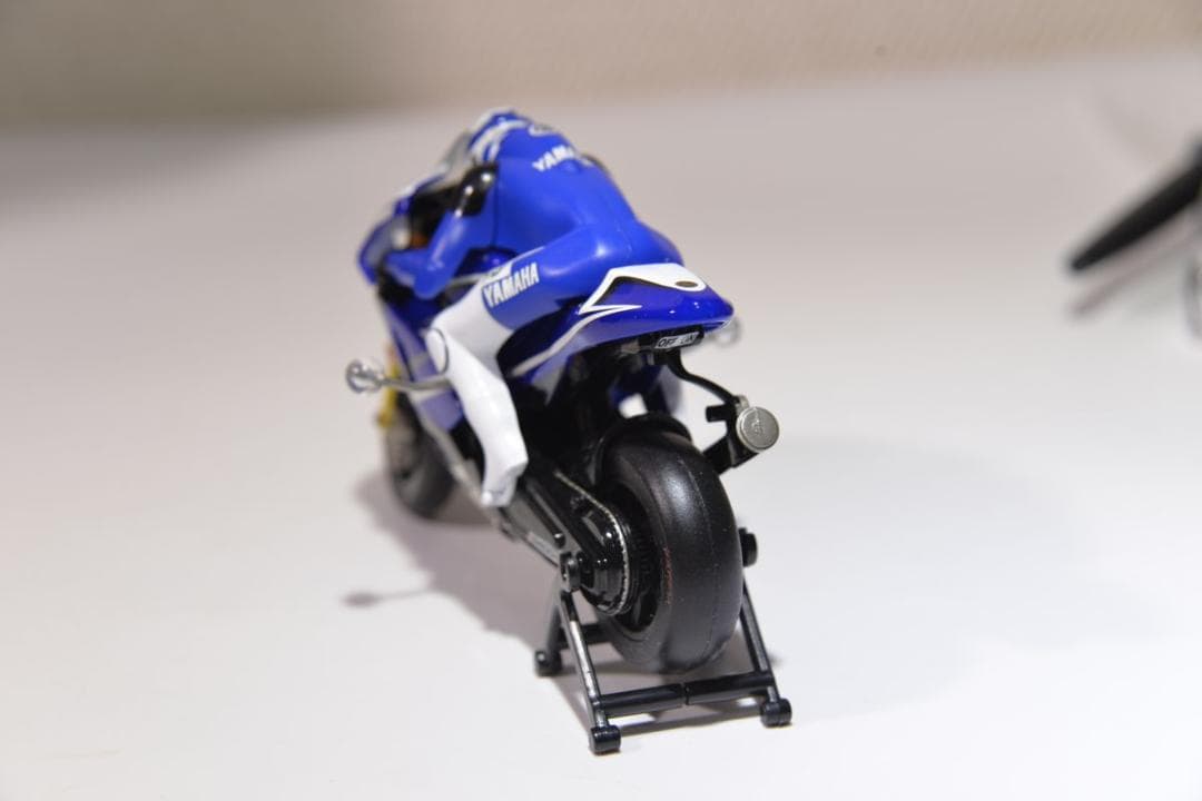 【ジャンク】京商ミニッツモトレーサーYAMAHA YZR-M1 2011セット