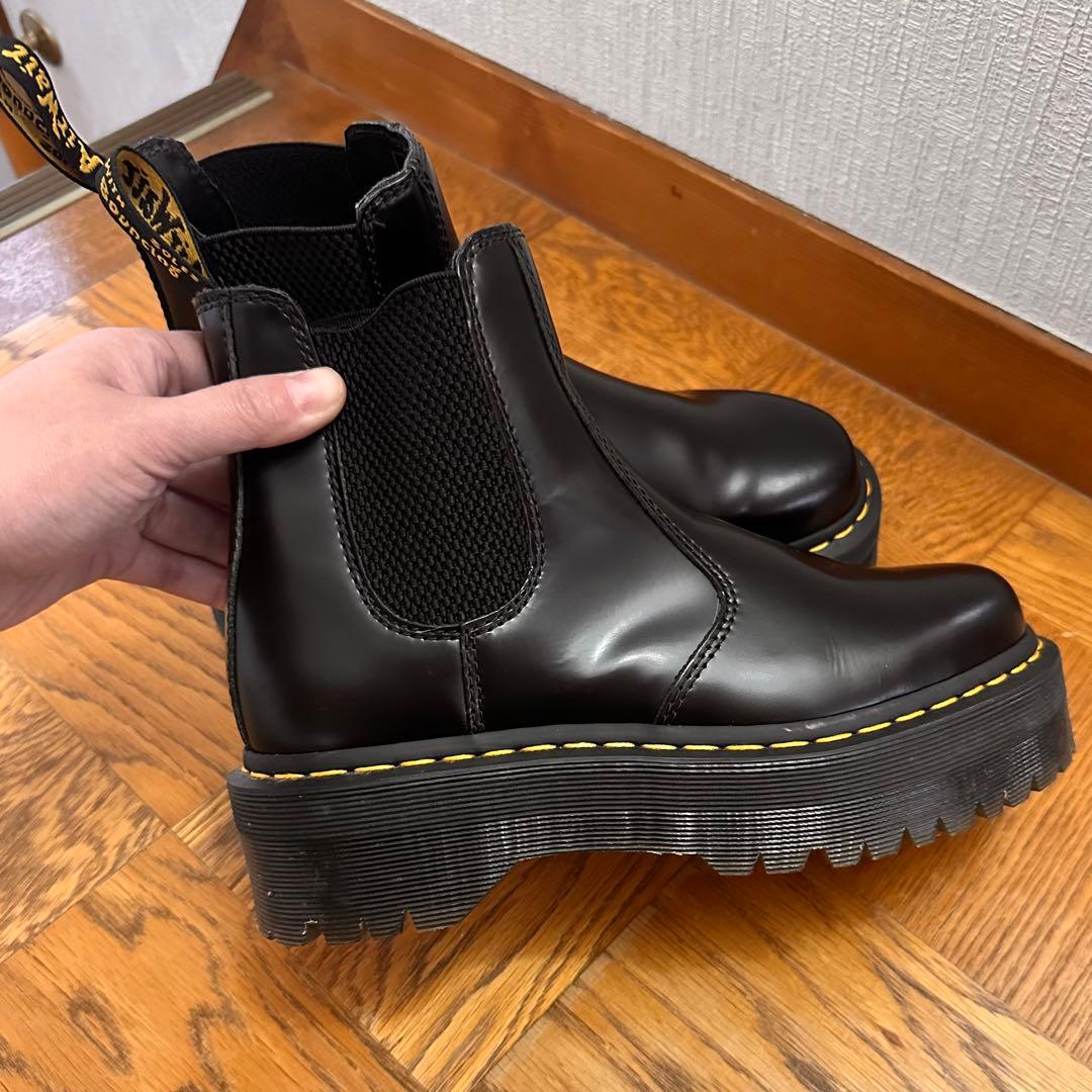 Dr. Martens 2976 QUAD チェルシーブーツブラック サイドゴア