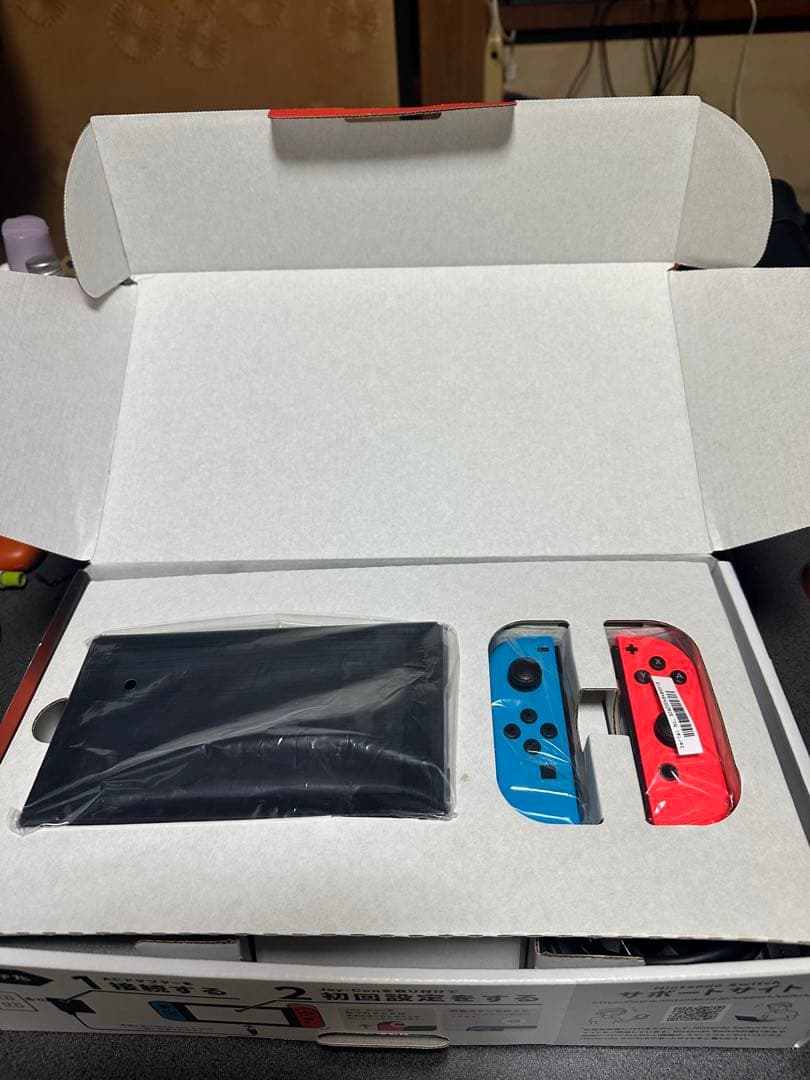Switch Nintendo スイッチ　本体　任天堂　ニンテンドー