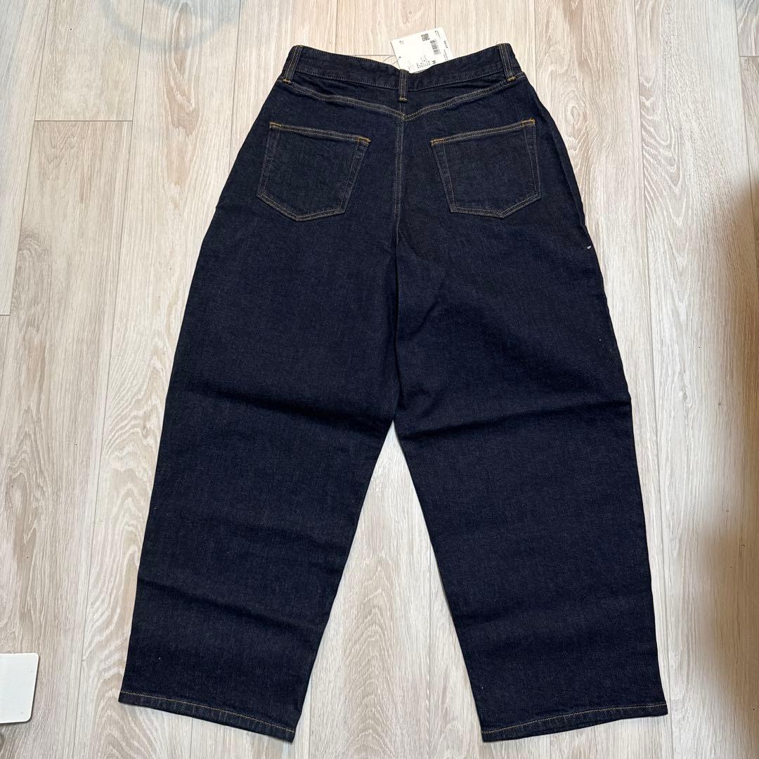 【新品】【出品3/18まで】タックテーパード ジーンズ