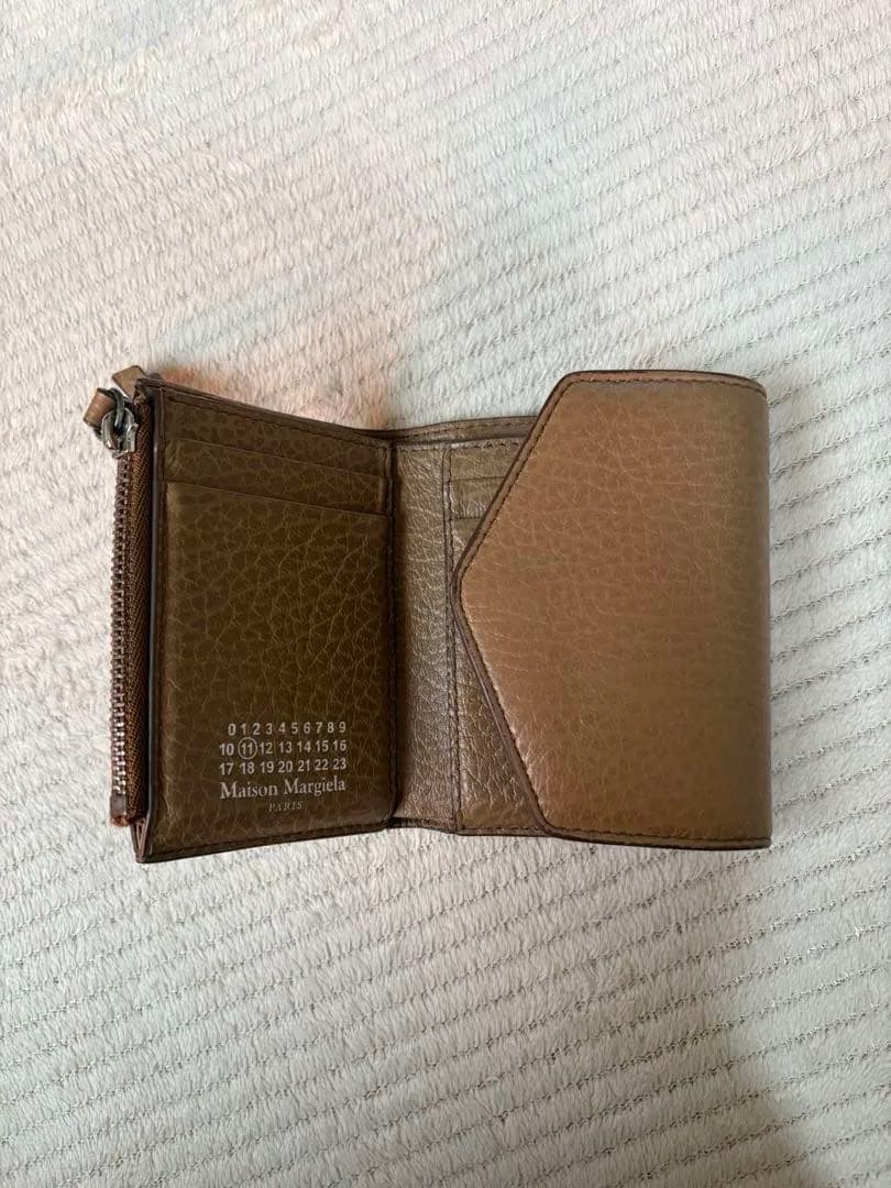MaisonMargielaブラウンレザー三つ折り財布