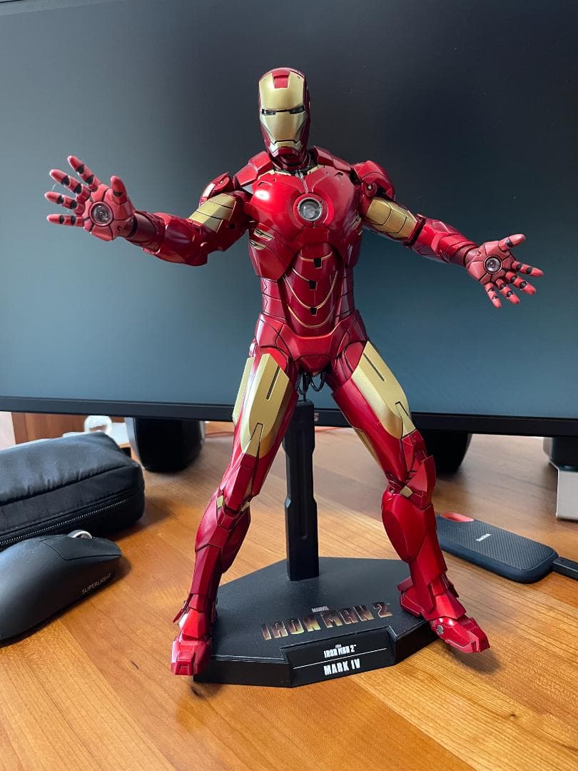 Hot Toys アイアンマン2 マーク4 フィギュア