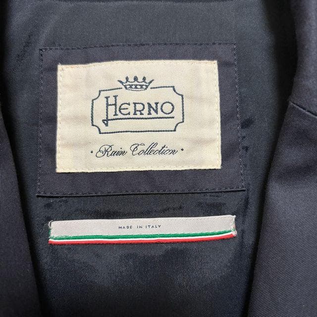【2023/13.2万円】　HERNO　撥水シルクスカーフ付スリーブレスコート