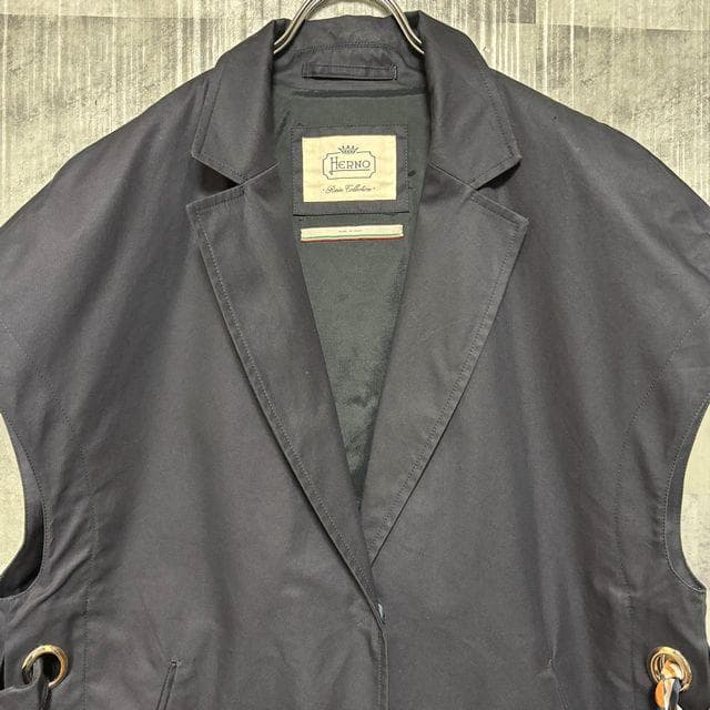 【2023/13.2万円】　HERNO　撥水シルクスカーフ付スリーブレスコート